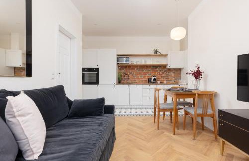 Pruszkow Apartment | Warsaw Pruszków Park View Comfortable Apartments by Noclegi Renters