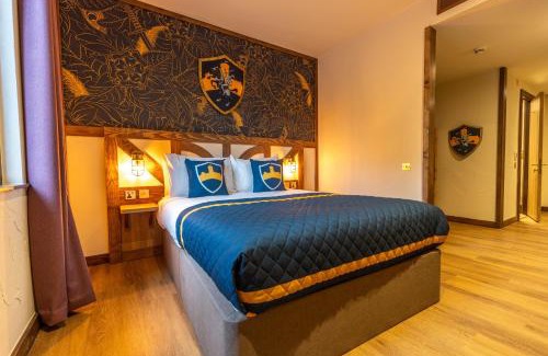 Warwick Town Centre Hotel | Warwick Castle Hotel & Knight's Village