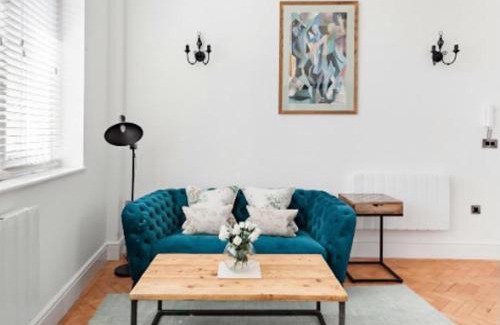 Warwick Town Centre Apartment | Warwick Post Office Apartment