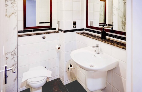 Honiley Hotel | Warwickshire Park Hotel Kenilworth by Belvilla