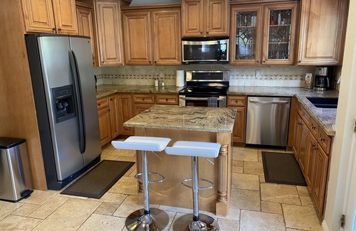 Murray House | Wasatch Front Home Close to EVERYTHING!