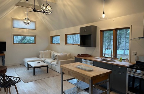Marble Dale Cottage | Washington, CT Jewel! Charming Main House with separate Cottage