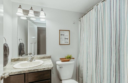 Plover House | Washington Manor Room #1