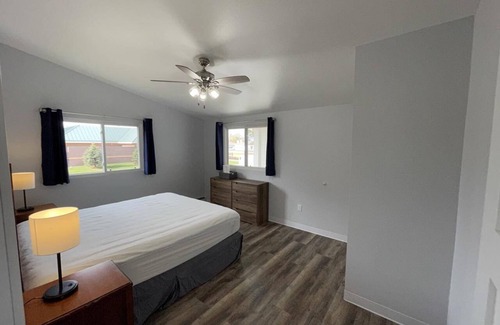 Plover Apartment | Washington Manor Room #4