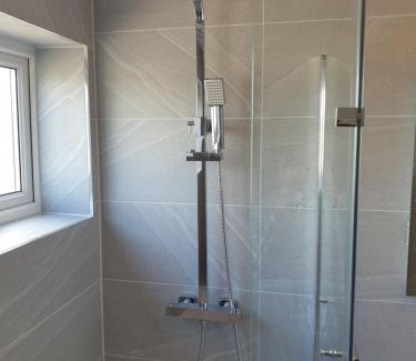 Washington House | Washington's Diamond 3 Bedroom House Sleeps 6Guest