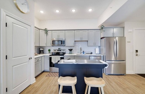 East Stroudsburg Apartment | Washington212 · Bohemian Paradise - King Suite