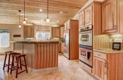 Country Club Estates House | Washoe Wanderlust -Game Rm w Pool Table & Foosball