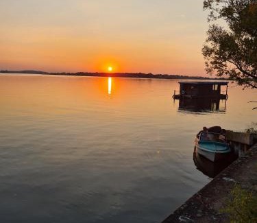 am See Boat Rental | Wasserbungalow Merlin