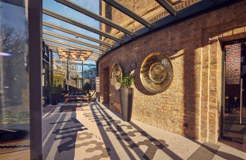 Altstadt-Sued Hotel | Wasserturm Hotel Cologne, Curio Collection by Hilton