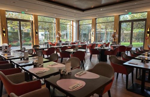 Altstadt-Sued Hotel | Wasserturm Hotel Cologne, Curio Collection by Hilton