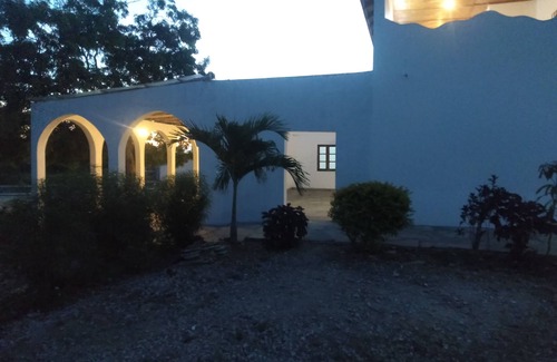 Watamu Bed & Breakfast | WatamuRustic Beach Coastal Living, Ocean, Seafood & Private Pool.