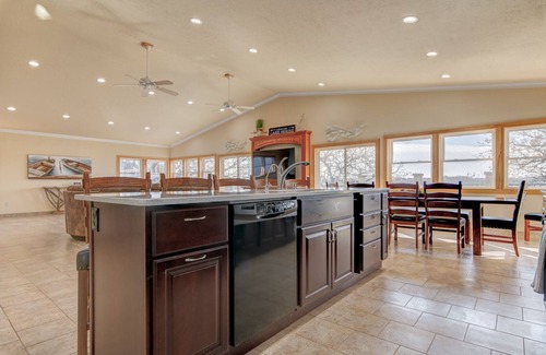 Spirit Lake House | Watch beautiful East Lake sunsets! Room for the whole family!