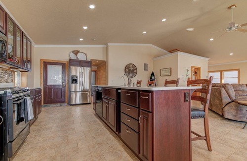Spirit Lake House | Watch beautiful East Lake sunsets! Room for the whole family!