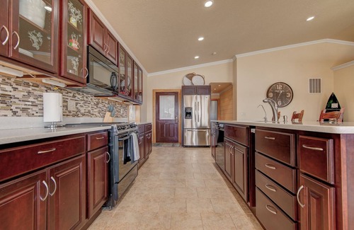 Spirit Lake House | Watch beautiful East Lake sunsets! Room for the whole family!