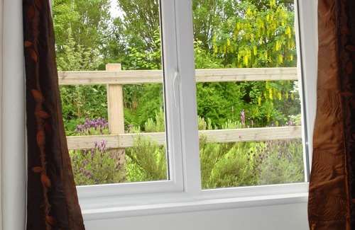 Redruth House | Watch the badgers from the window in a beautiful & peaceful countryside setting