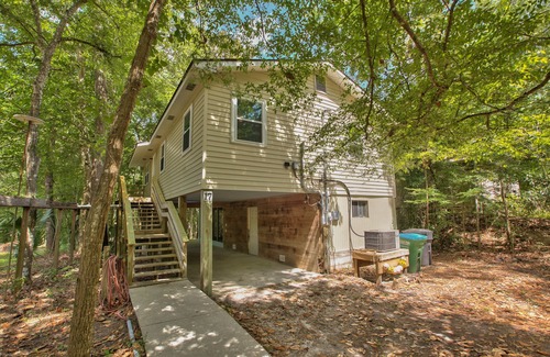 Crawfordville House | Watch the Manatees Swim by from This Peaceful Retreat with a Private Dock