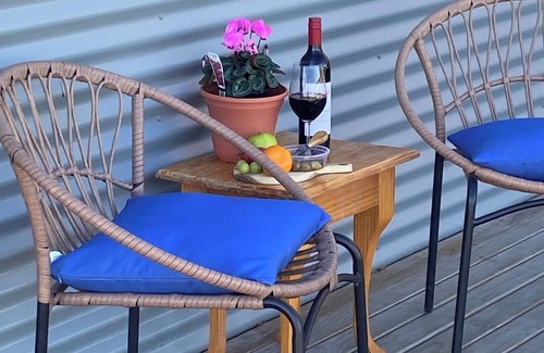 Nubeena Apartment | Watch the sunrise and set over the bay.nPeaceful, central & dog friendly.