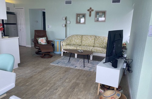 Englewood Condo | Watch the Sunrise Over the Bay 3 minute walk to the beach!