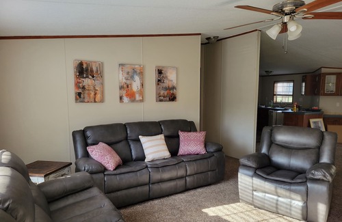 Chandler House | Water access-Beautiful 1900 square foot home 4Br 2 Bath home close/Boat Launch