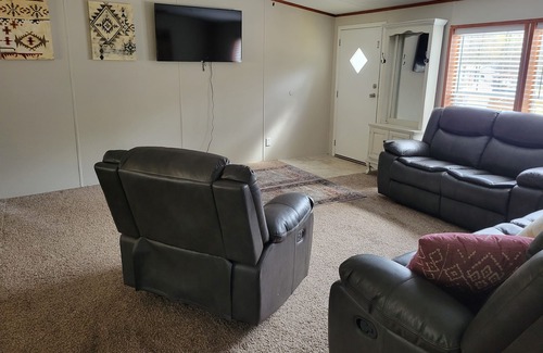 Chandler House | Water access-Beautiful 1900 square foot home 4Br 2 Bath home close/Boat Launch