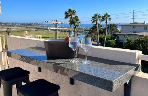 Cardiff-by-the-Sea House | Water and sunset views in dreamy Cardiff by the sea