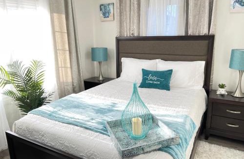 Bellmore House | Water Canal Villa Salgado