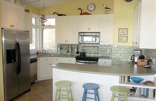 Indian Neck Heights House | Water Facing Home on Hiawatha Beach (2246)