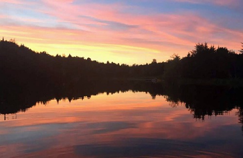 Sainte-Ann-des-Lacs Ski Chalet | Water Front Chalet with Fireplace!!!! in Saint Anne De Lacs Quebec near Montreal