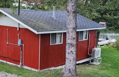 Hastings Cottage | Water Front 2 Bedroom Cottage 9
