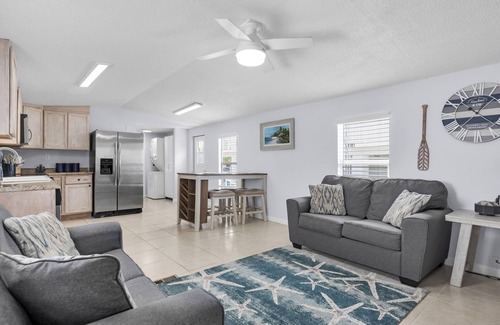 Key Largo House | Water front 2-bedroom home in Key Largo with AC, WiFi