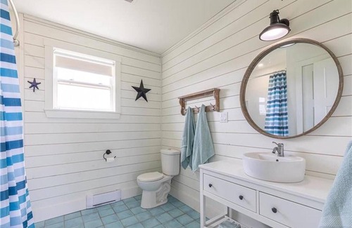 Princetown Cottage | Water Front Beach House With Breathtaking View Of Darnley Basin, Mins To Beach