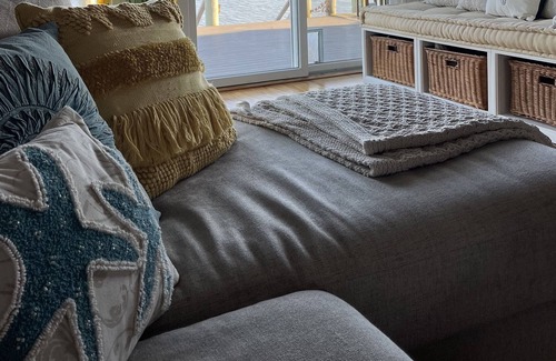 Aquebogue Cottage | Water front Beautiful Beach cottage on Peconic Bay