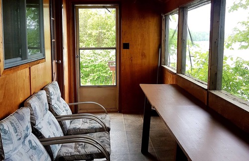 Cloyne Cottage | Water Front Cottage In North Frontenac