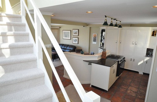 Historic Old Town House | Water front, Private, Luxury, Romantic Sunsets, Pool, Close To Centre And Shaw.