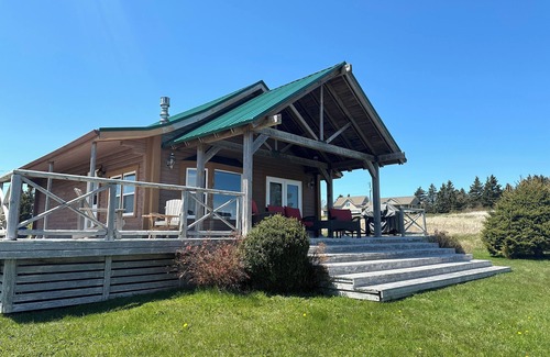 North Rustico Cottage | Water Front Cottage Located In North Rustico, Minutes To Beaches and Restaurants