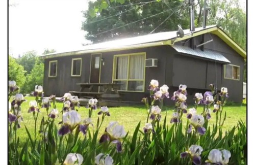 Frontenac House | Water front cottage /private beach access