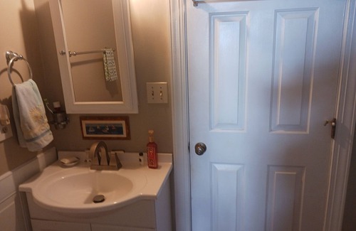 Deltaville House | WATER FRONT fully furnished 3-bedroom house. Short term of 1 to 4 months