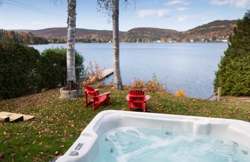Saint-Damien Ski Chalet | Water Front, hot tub with sunset, beach private
