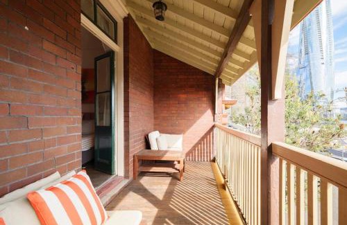 Millers Point Apartment | Water front - KING 3 Room Rooftop The Rocks #E2