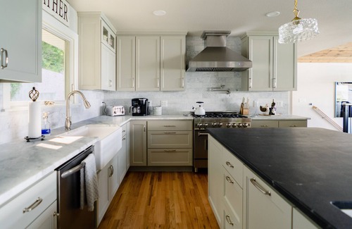 Prairie Creek House | Water Front Lake House On Waters Edge With Extra Large Hot tub & Outdoor Space.