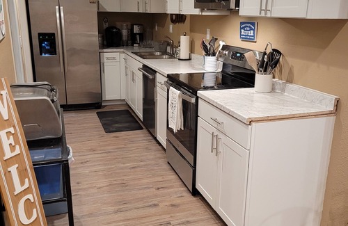 Moovalya Keys House | Water Front Moovalya Keys with 50' private dock and great parking