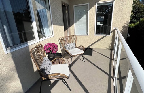 Surrey House | WATER FRONT VIEWS IN WHITE ROCK, B.C.