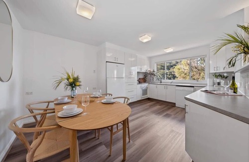 Horsfield Bay House | Water-Front Wonder Near Woy Woy