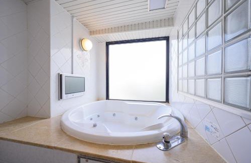 Iwatsuki Hotel | Water Hotel Mw (Love Hotel)