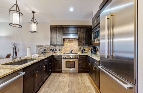 Breckenridge Apartment | Water House on Main Street