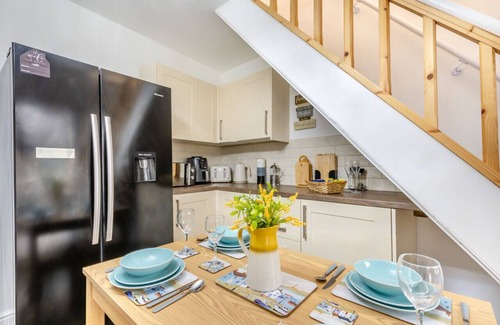 Slyne House | Water Lily Cottage - Two Bedroom House, Sleeps 4