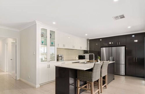 Halls Head House | Water Lovers Haven in Mandurah