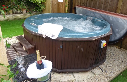 Maiden Newton Cottage | Water Meadows Cottage in Dorset's Area of Outstanding Natural Beauty