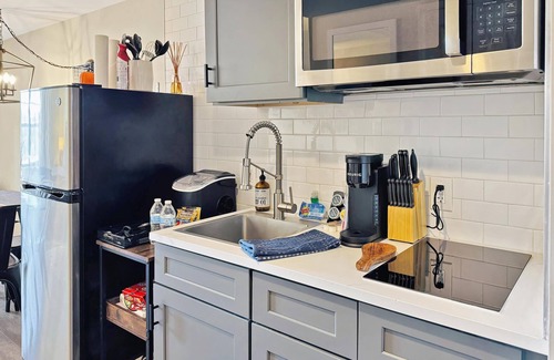 Vernon Condo | Water Park (Next Door) Pool Hot Tubs Sauna Gym Stunning Sunsets #263