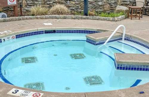 Vernon Condo | Water Park (Next Door) Pool Hot Tubs Sauna Gym Distant Mountain Views #225